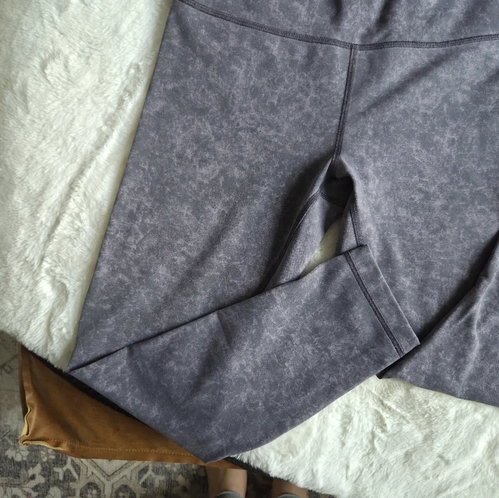 Lululemon Denim Wash Dusky Lavendar Wunder Train HR Tight Size 10